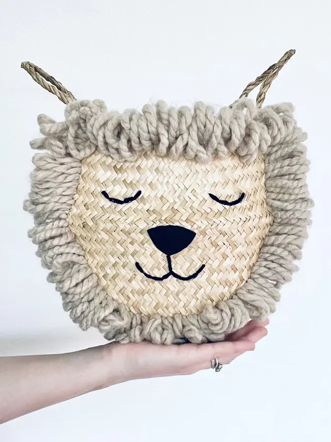 Natural Lion Seagrass Belly Basket 