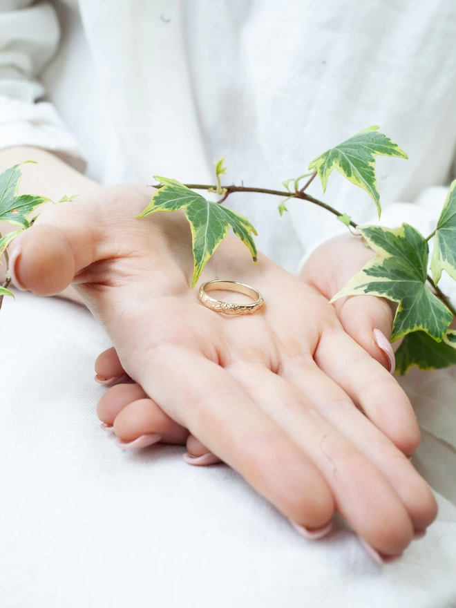 Nature Ivy Leaf Wedding Ring 18ct Gold 