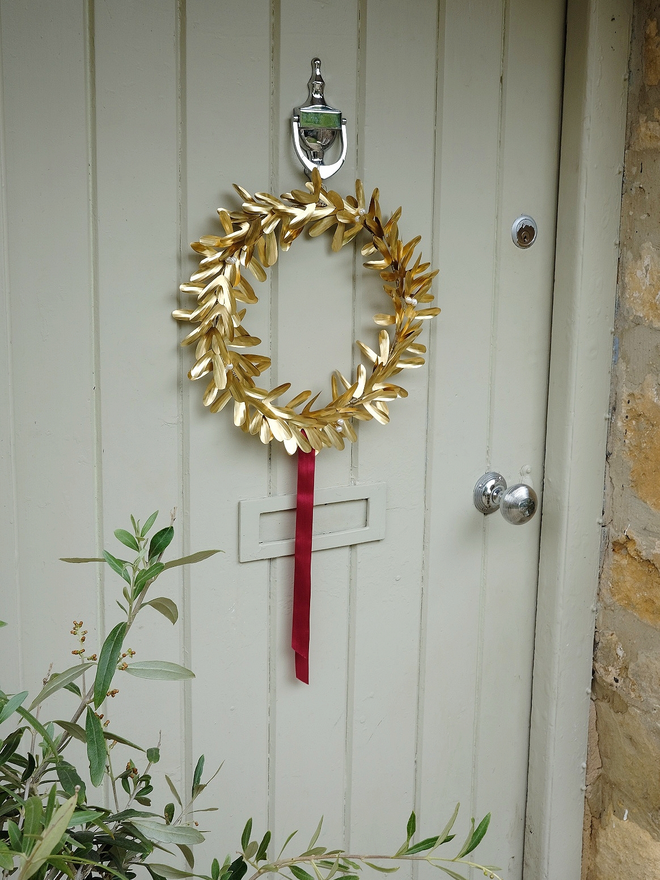 Brass Mistletoe Wreath
