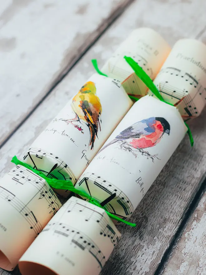 music sheet bird party crackers