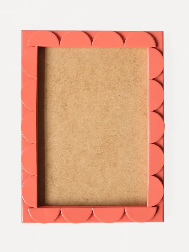 peach coloured scalloped frame