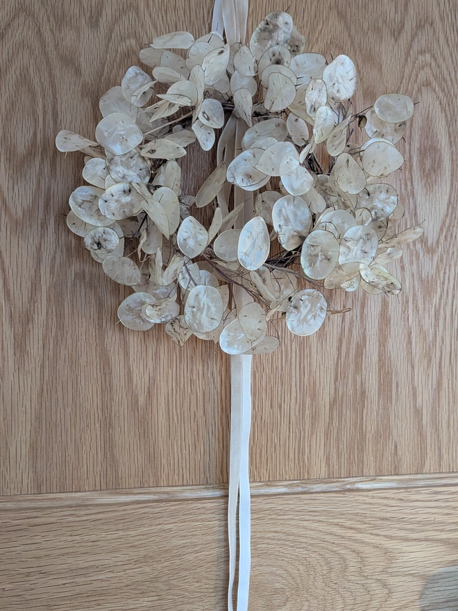 small lunaria wreath
