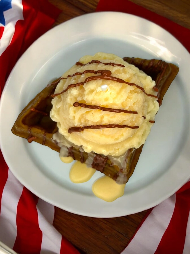 ICE CREAM WAFFLE CANDLE