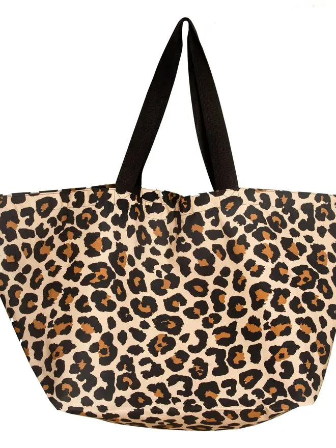Classic Leopard Contents Oversized Tote Bag