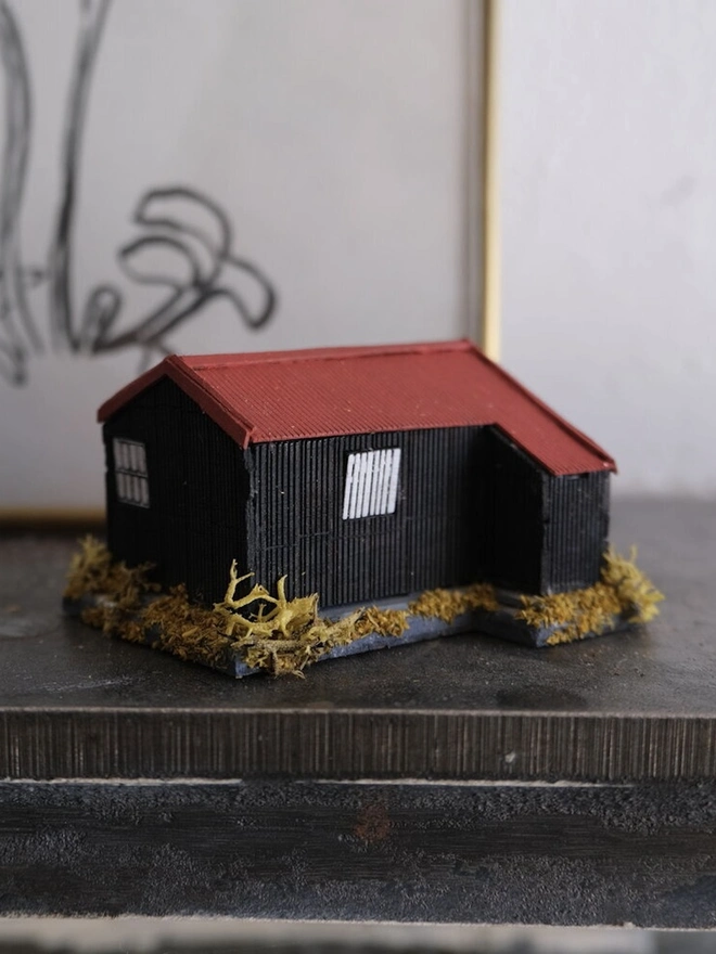 Rye Harbour: Red Roof Hut (N-Scale 1∶148) Model