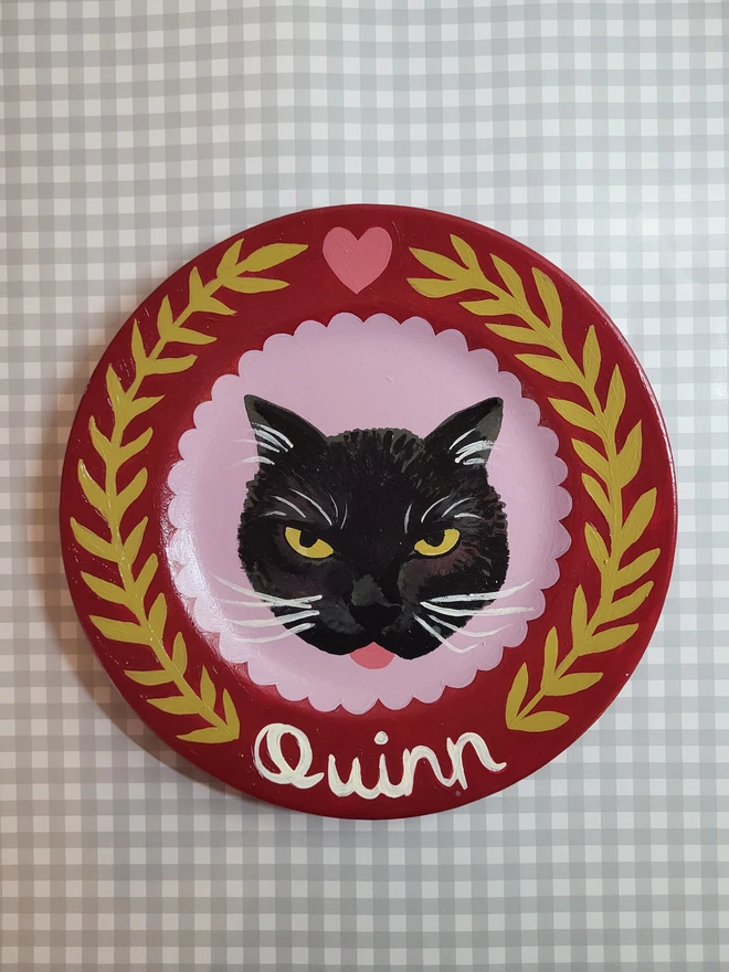 Lilac/deep red border