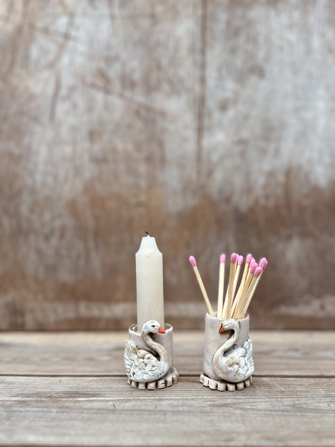 Rustic swan match pot