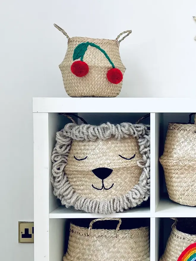 Natural Lion Seagrass Belly Basket 