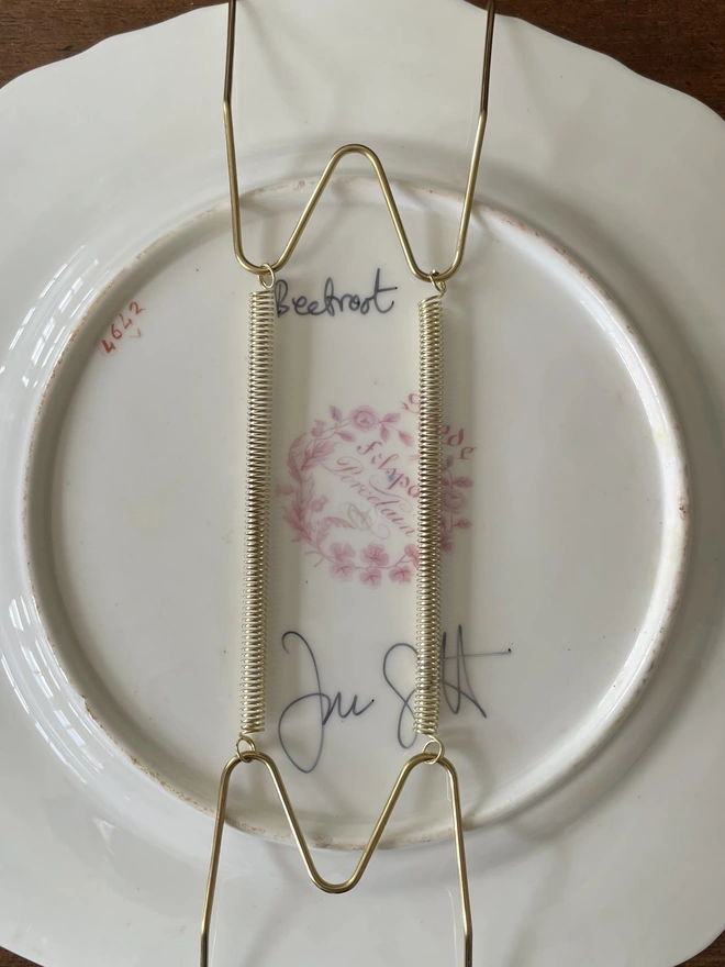 plate hanger