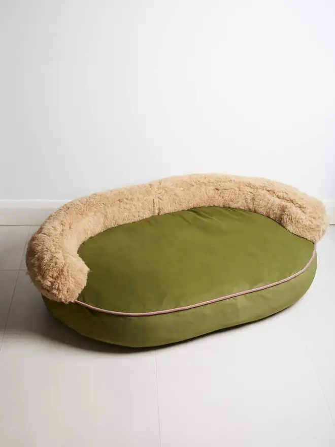 Deluxe Wool Dog Bed