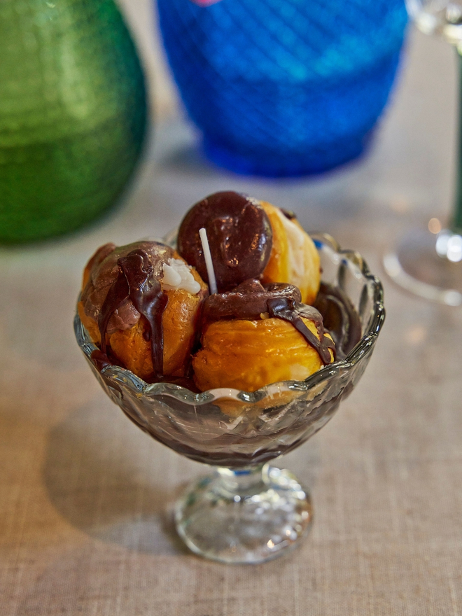 Profiterole candle