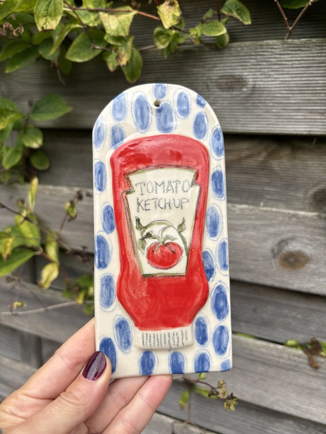 Inverse bottle ketchup