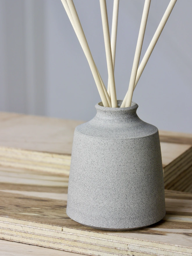 Ceramic Reed Diffuser in grey
