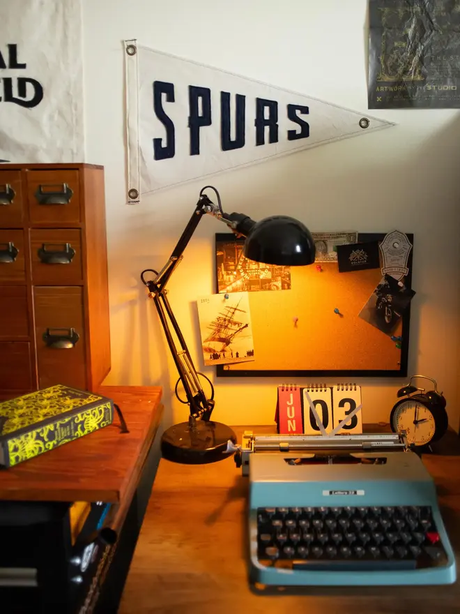 'Spurs' Retro Style Football Pennant Flag