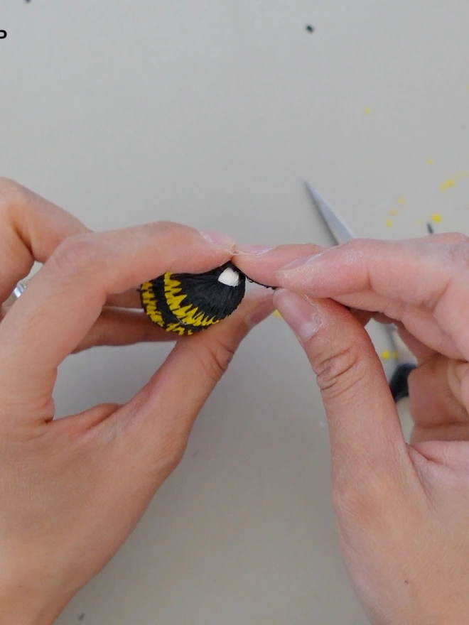 Making Crepe Paper Bumble Bee 