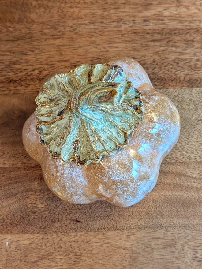 Pumpkin storage pot with lid