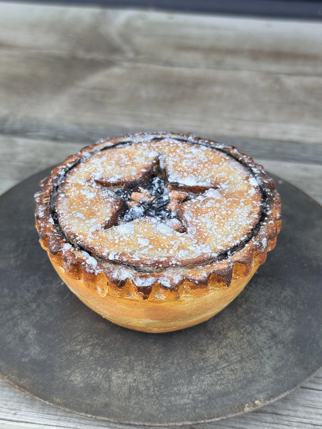 Wooden christmas mince pie place setting