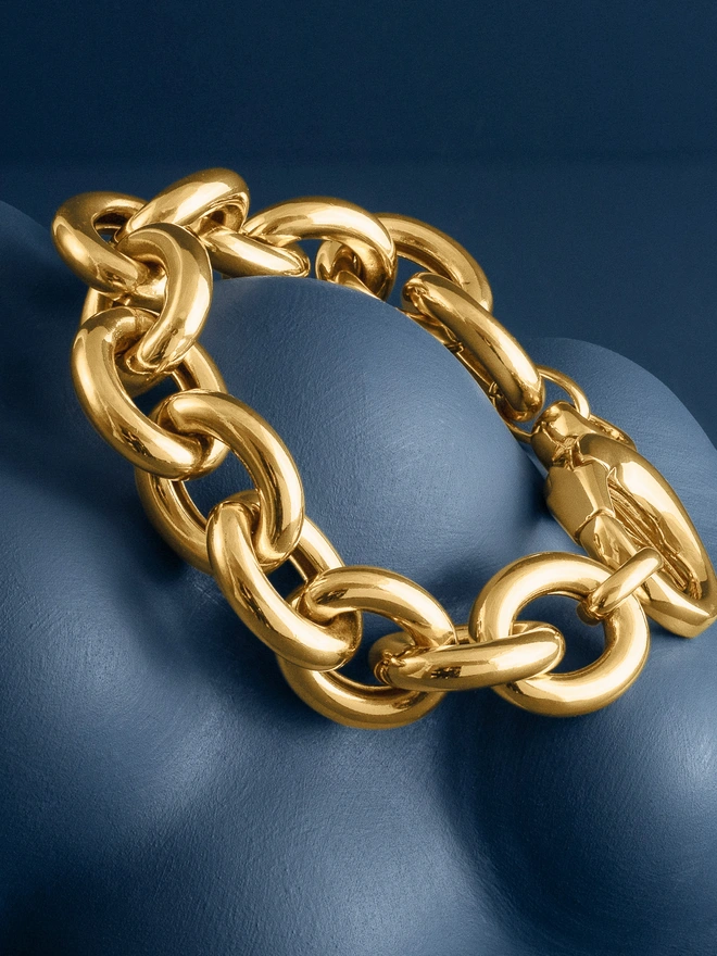 LOEL - Gold Super Sized Chain Bracelet