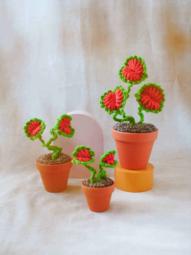 crochet Venus Flytrap in terracotta pot