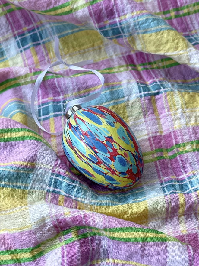 hand marbled easter egg decoration