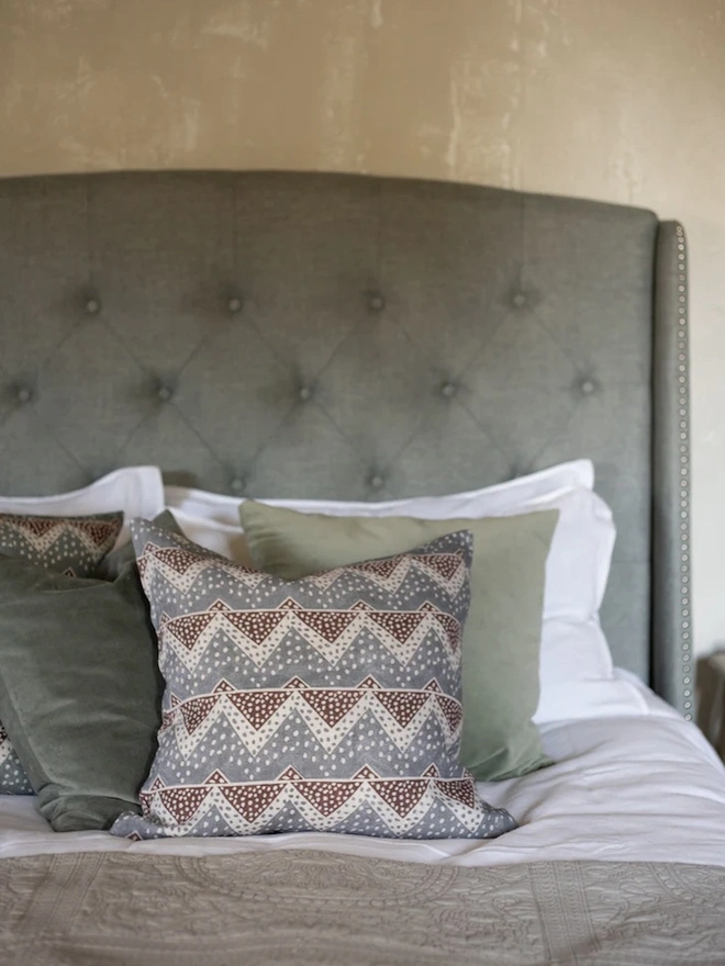 Snow 'Peaks' Cushion