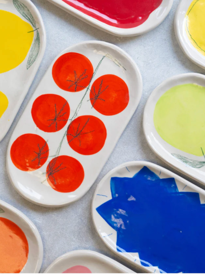 Medium Dish. A selection of designs of medium dish.
