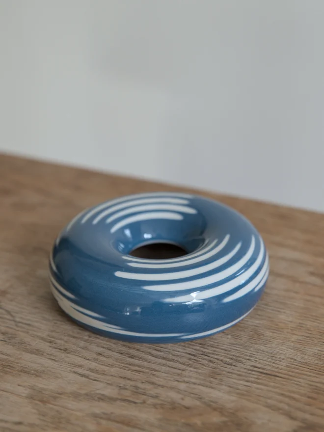 Avocado Planter Blue & White Dashes