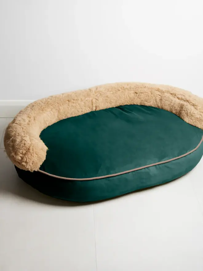deluxe wool dog bed