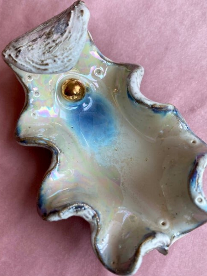 Ceramic shell oyster trinket dish