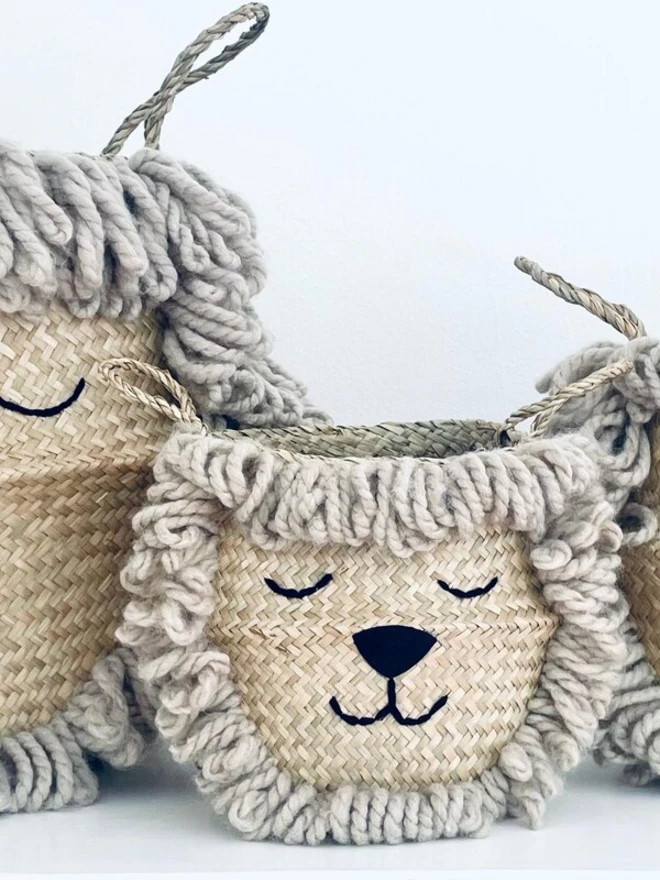 Natural Lion Seagrass Belly Basket 