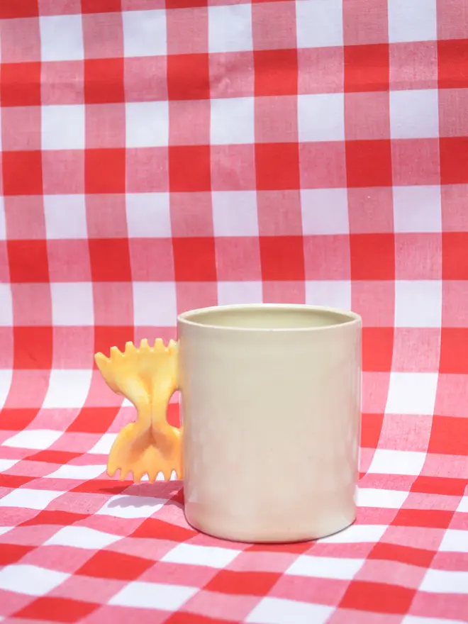 Farfalle mug (straight)