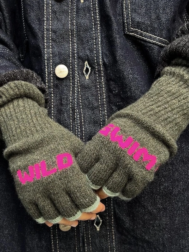 "Wild Swim" Fingerless Gloves 