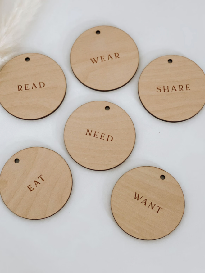 Simple Reusable Gift Tag. A selection of Christmas gift tags.