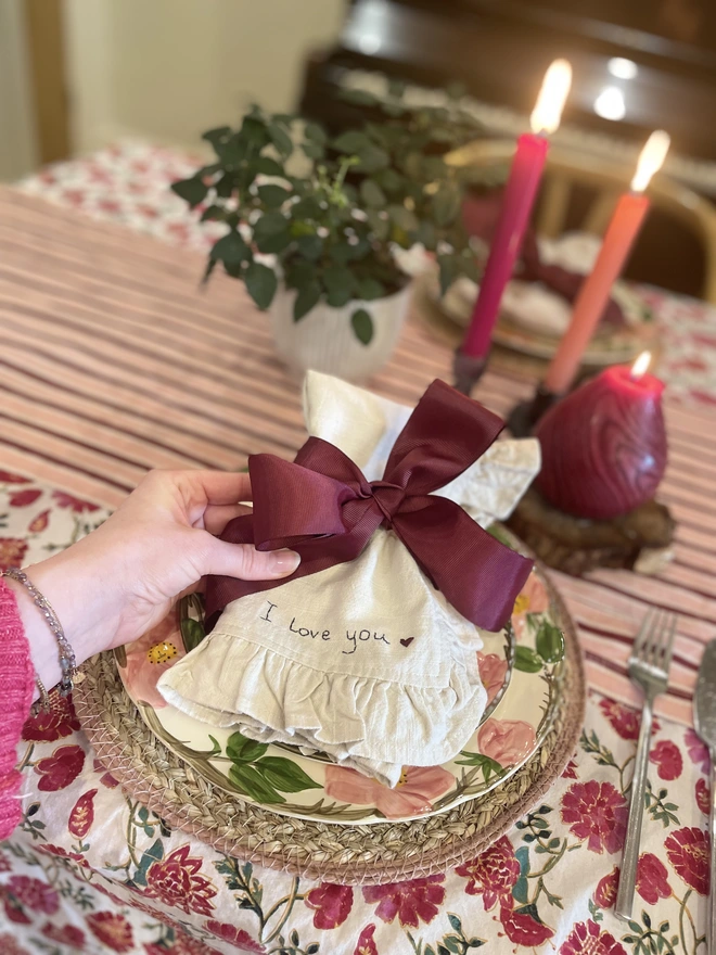 I love you_ruffle_Linen_Napkin_Valentines Day_Tablescape