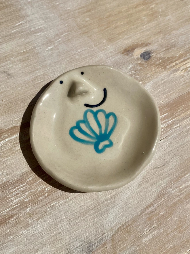 shell ceramic trinket tray