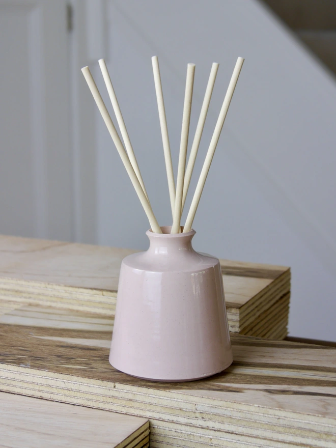 Ceramic Reed Diffuser in blush