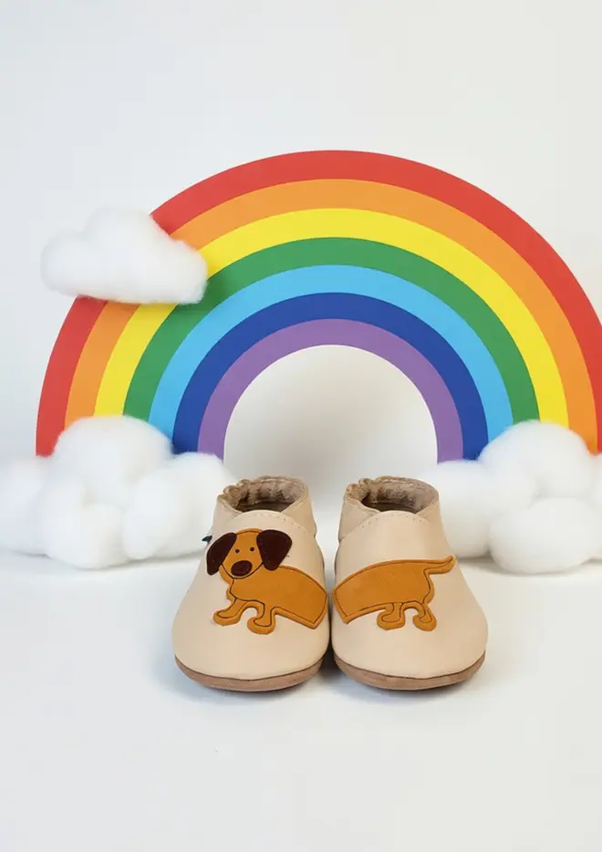Doggy baby shoes with Dash design