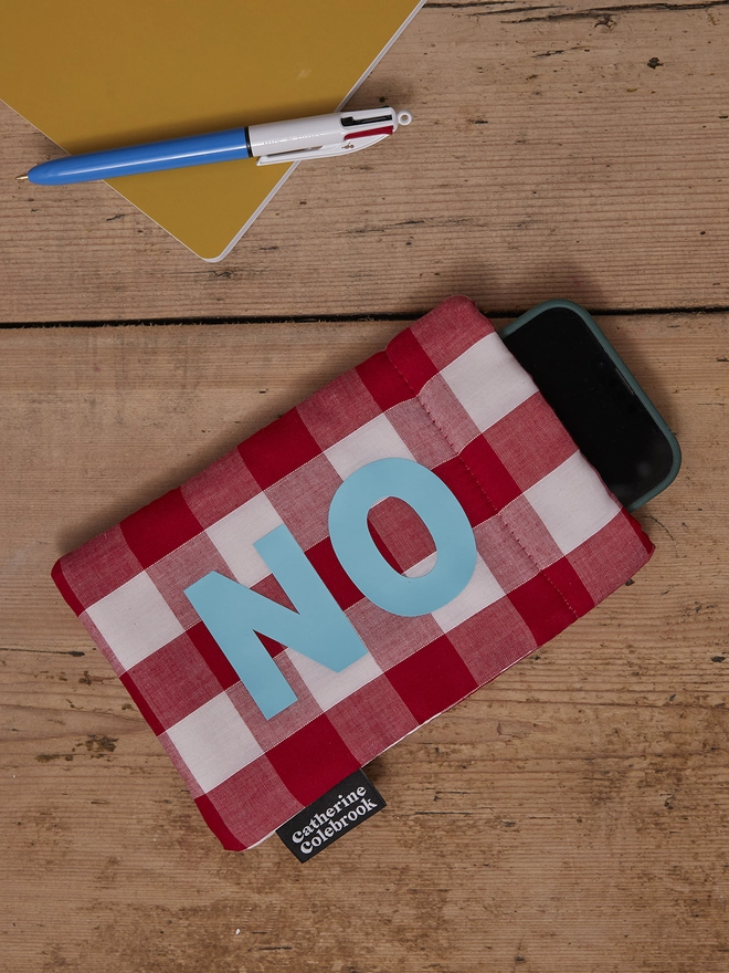CATHERINE COLEBROOK NO PHONE COVER