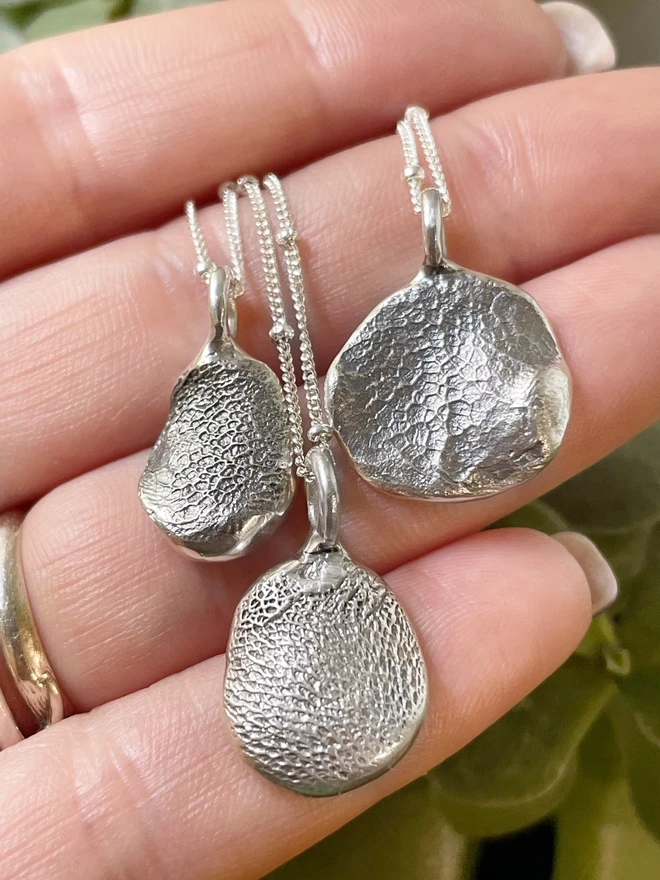 Paw and nose print kits, to make a recycled sterling silver pendant necklace of your dog. Perfect gift to remember your fur baby. Made by Celina C Jewellery, a small business in the UK, find on Holly and Co.