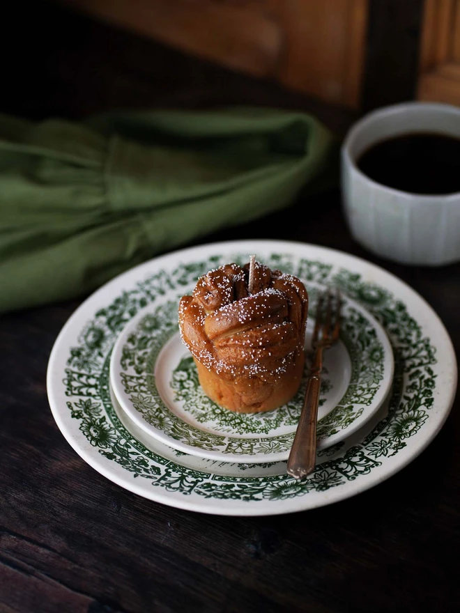 Cardamom Bun Candle