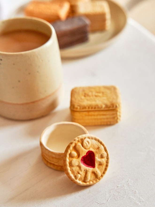 Heart jammy dodger trinket dish