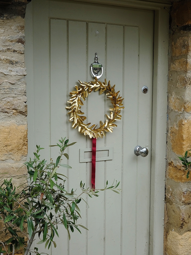 Brass Mistletoe Wreath