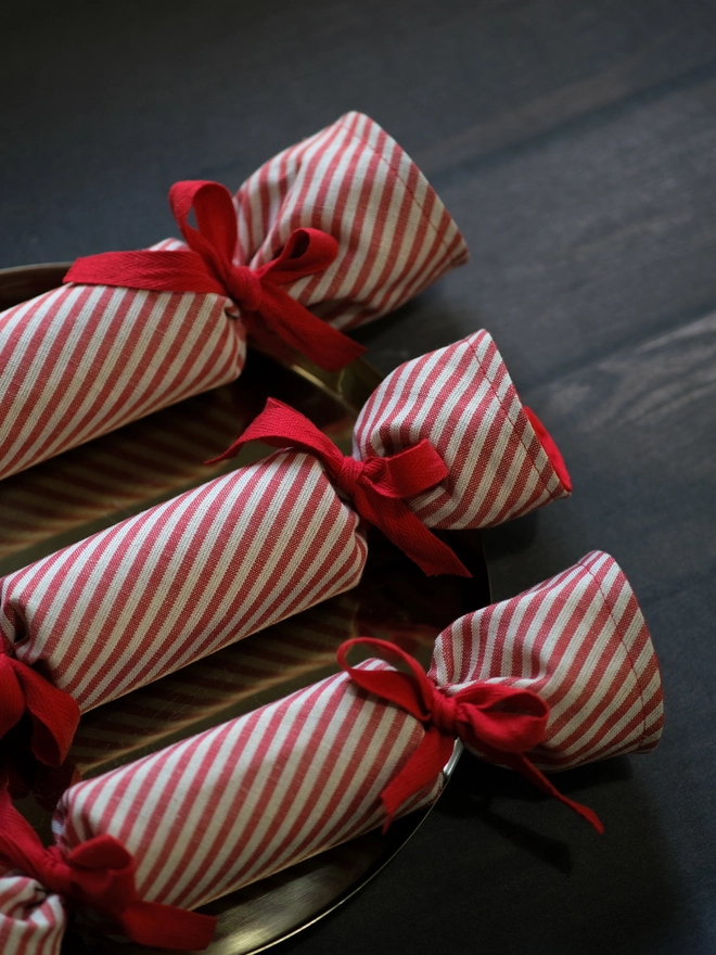 candy cane linen crackers
