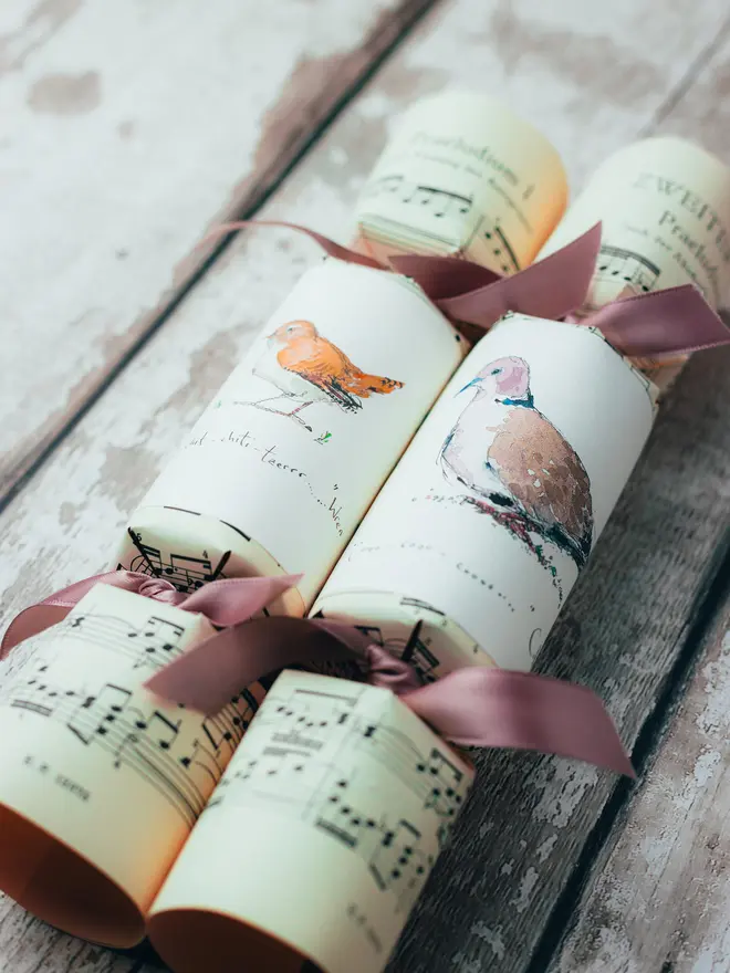 music sheet bird party crackers