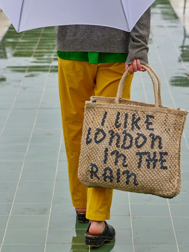 I Like London In The Rain Jute Tote Bag
