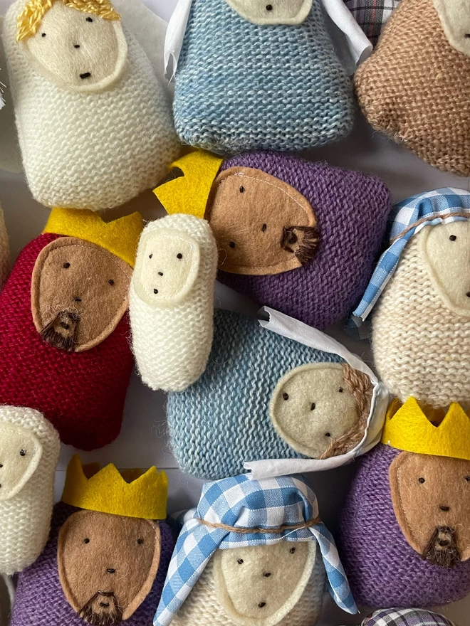 Knitted Nativity People