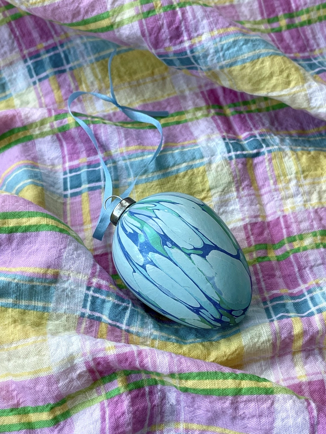 hand marbled easter egg decoration