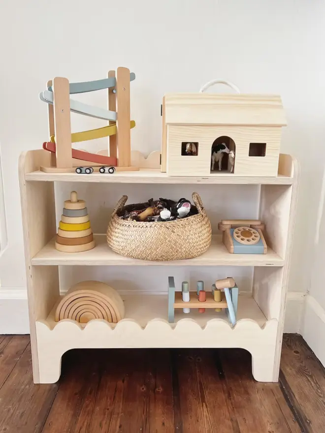 Montessori Children's Toy Shelf (Scallop)