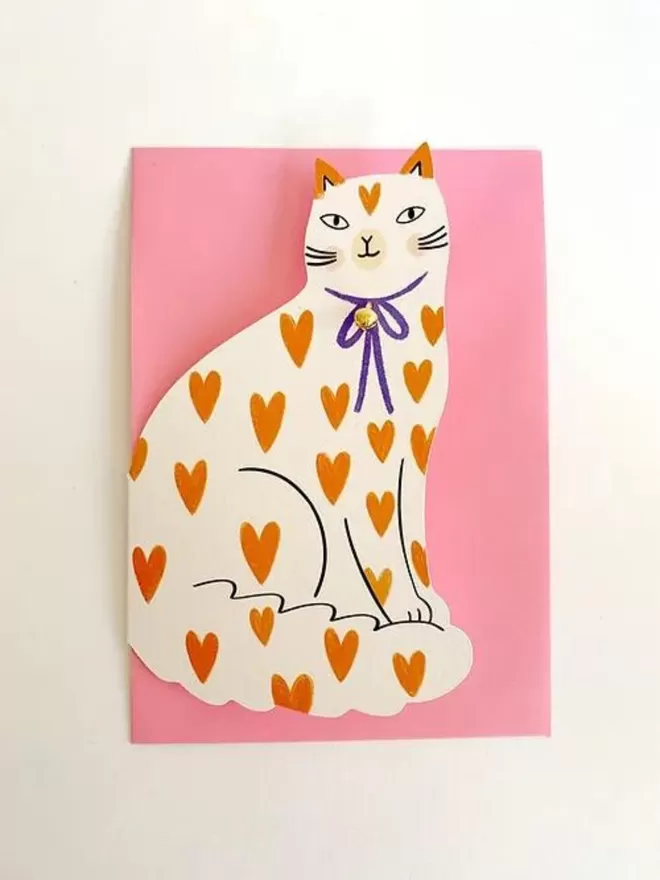 Loveheart Sitting Kitty Card