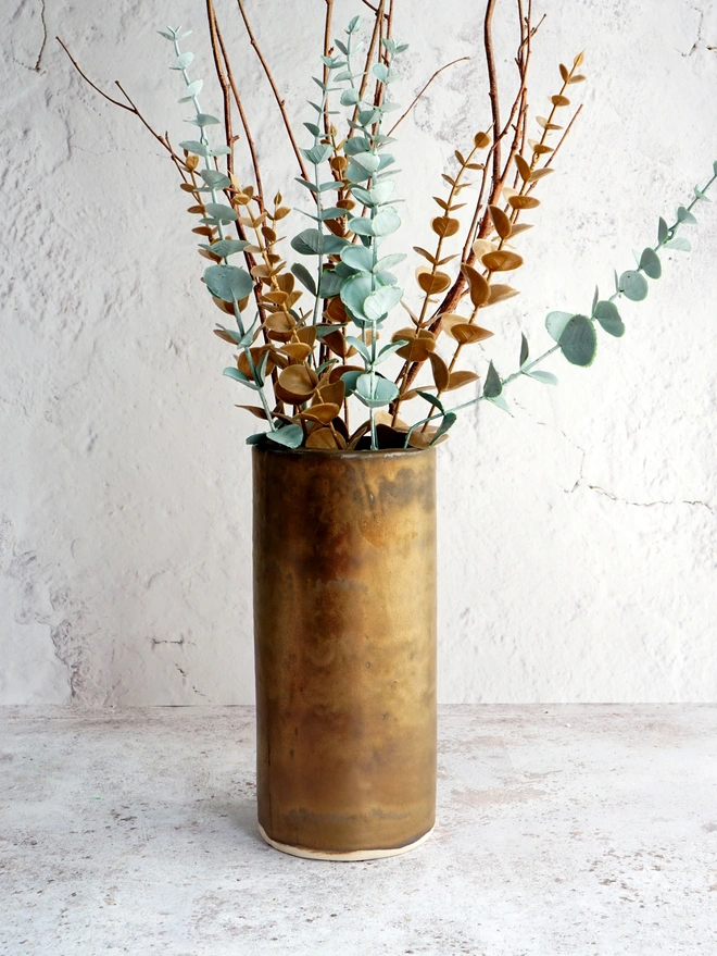 ceramic tall vase charcoal gold, bronze gold vase, large ceramic vase gold, dark gold vase, dried flower vase, christmas vase, Jenny Hopps Pottery, christmas vase, large gold vase, metallic vase, gold ceramic vase, bronze ceramic vase, statement vase, Christmas homeware, christmas accessories, gold christmas decor, Jenny Hopps Pottery, ceramic gifts for her, gifts for mum, gifts for sister, gifts for friend, gifts for girlfriend, gift for dad, ceramic gift for dad, gift for husband, gift for son, gift for teens, gifts for teenagers, gift for home, homeware gift, 